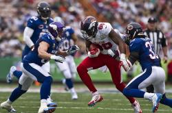 开云官方app入口-唯一的方式，他用引擎的嘶吼，在年度冠军之夜点燃了赛道