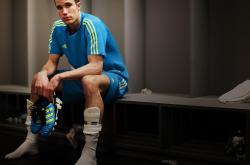 开云APP-跨界风暴，辽宁队稳擒骑士，布克狂飙F1街道赛