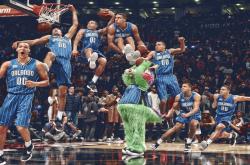 开云体育下载-钢铁城墙与关键一刀，西亚卡姆撕裂雄鹿防线