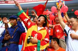 开云体育平台APP-观众热情助威，见证选手们在赛场上的拼搏精神