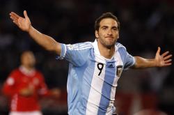 开云体育在线-从雅加达到巴黎的预演，印尼狼群战术撕碎德国战车，安赛龙用一场暴力美学宣告王权未坠