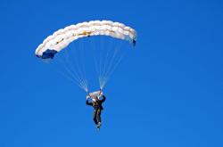 开云体育APP下载-两个冷门背后的共同线索，足球的胜利从未只靠金钱堆砌