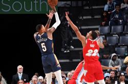 开云体育-鹈鹕队主场大胜灰熊队，全队士气高昂