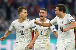 开云体育下载-法国队完胜泰国队，黄鸭组合惊艳四座的简单介绍