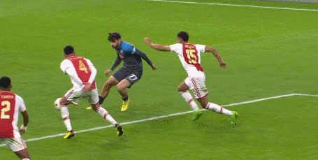 包含AC米兰击败阿贾克斯，势如破竹的词条