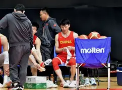 包含全队齐心协力，广东男篮力克天津队的词条