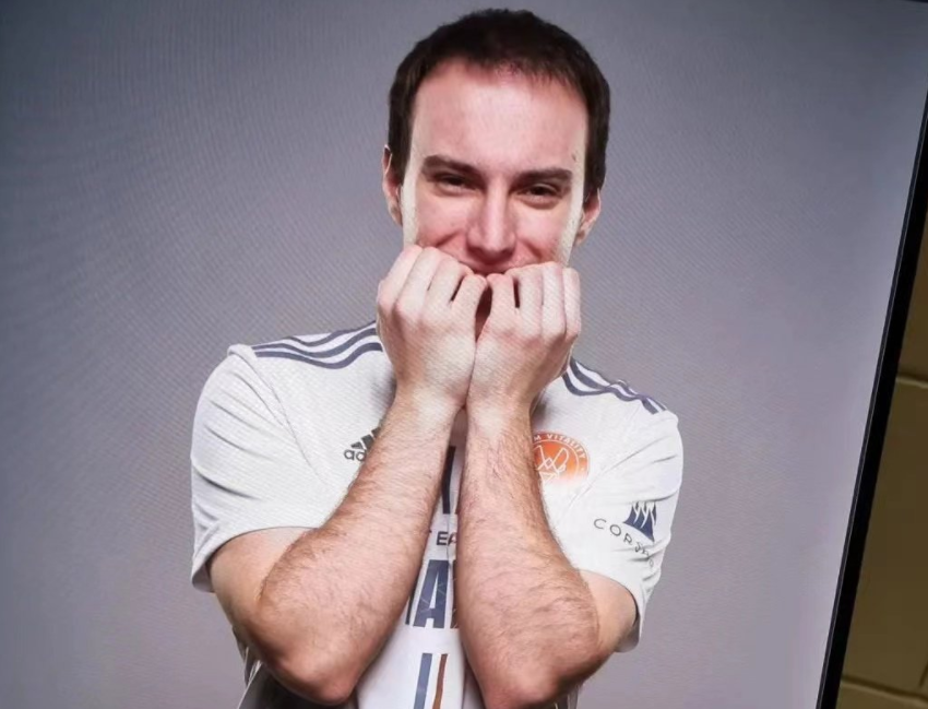 关于T1力克MAD，Perkz线上压制力十足峡谷大战四强赛，点燃全场激情的信息