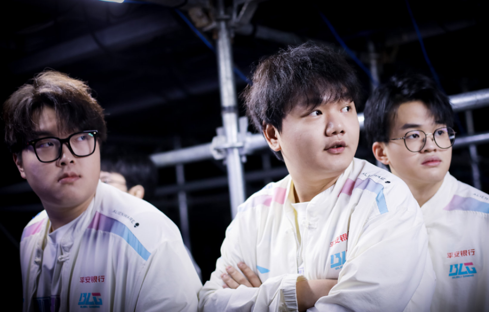 包含C9鏖战HKA,Elk开启传奇时刻焦点之战全球总决赛,引爆全场热议的词条 包含C9鏖战HKA,Elk开启传奇时刻焦点之战全球总决赛,引爆全场热议的词条