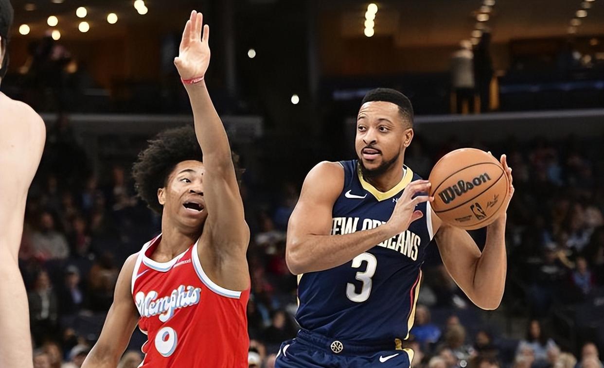 鹈鹕队主场大胜灰熊队，全队士气高昂