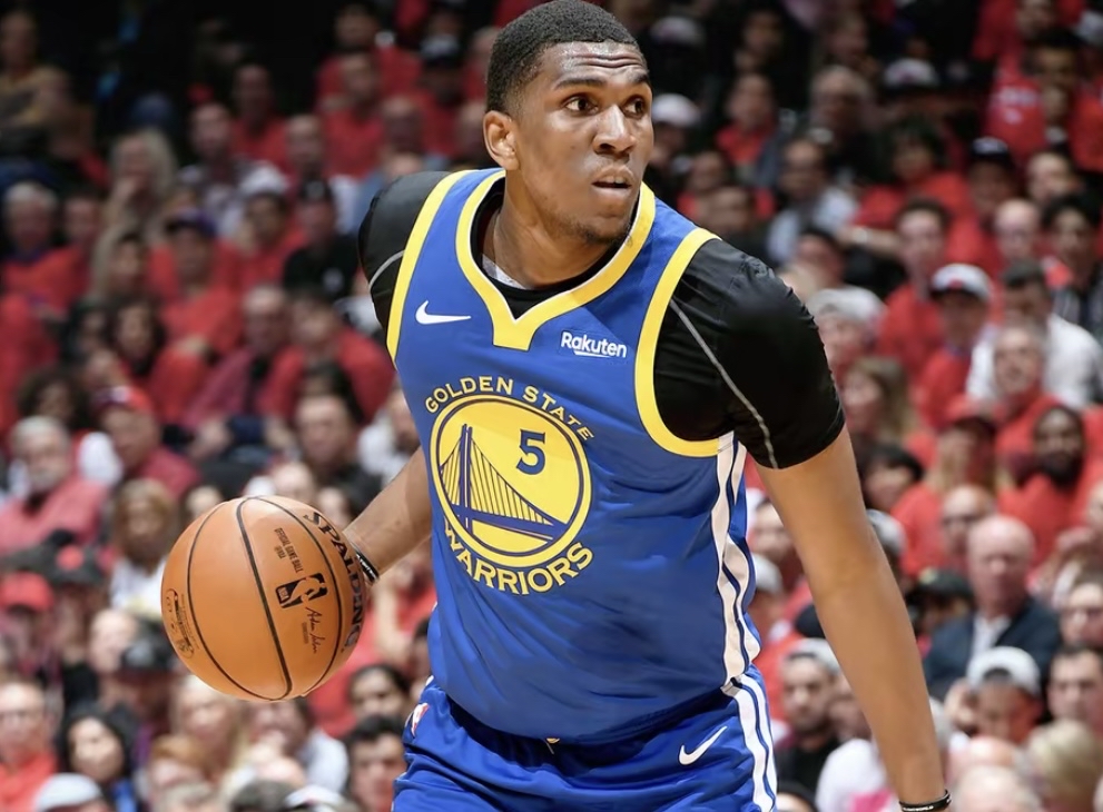 勇士主场大胜雷霆，继续豪取13连胜