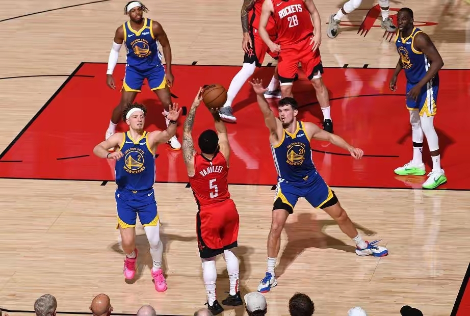 NBA季后赛：火箭击败勇士，晋级西部决赛