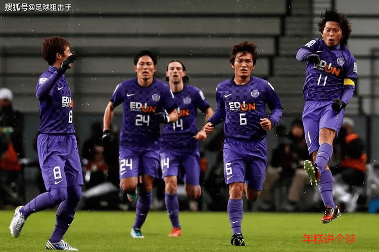 包含乌迪内斯防线稳固，保持不败战绩的词条