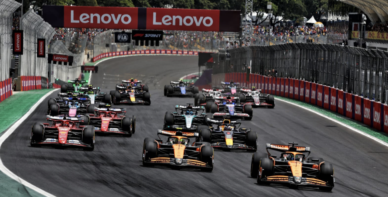 红牛车队险胜迈凯伦，塞恩斯关键制胜的简单介绍