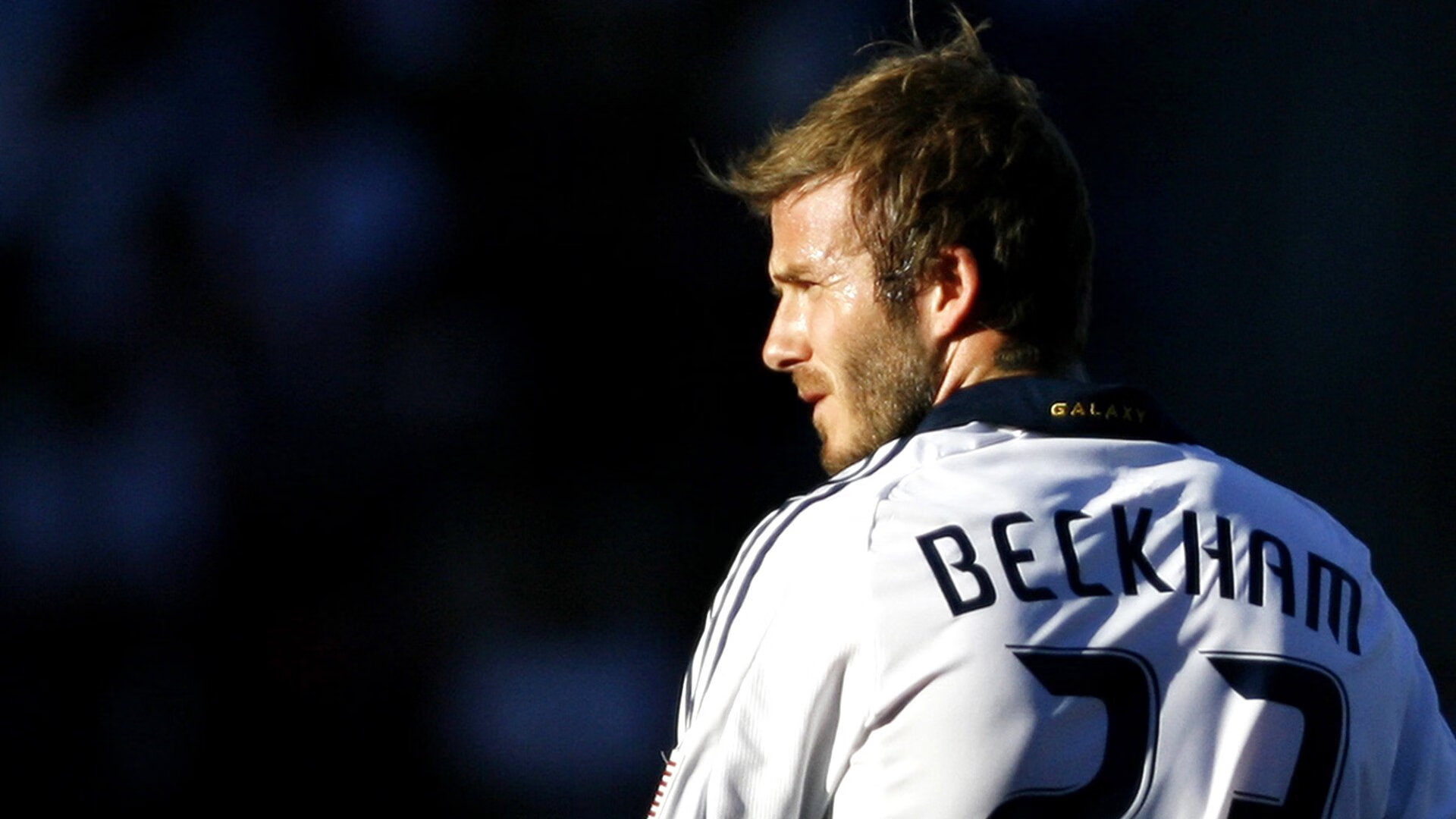 斯通斯的双重身份,当NBA总决赛与秘鲁雨林战场同时撕裂时空裂痕