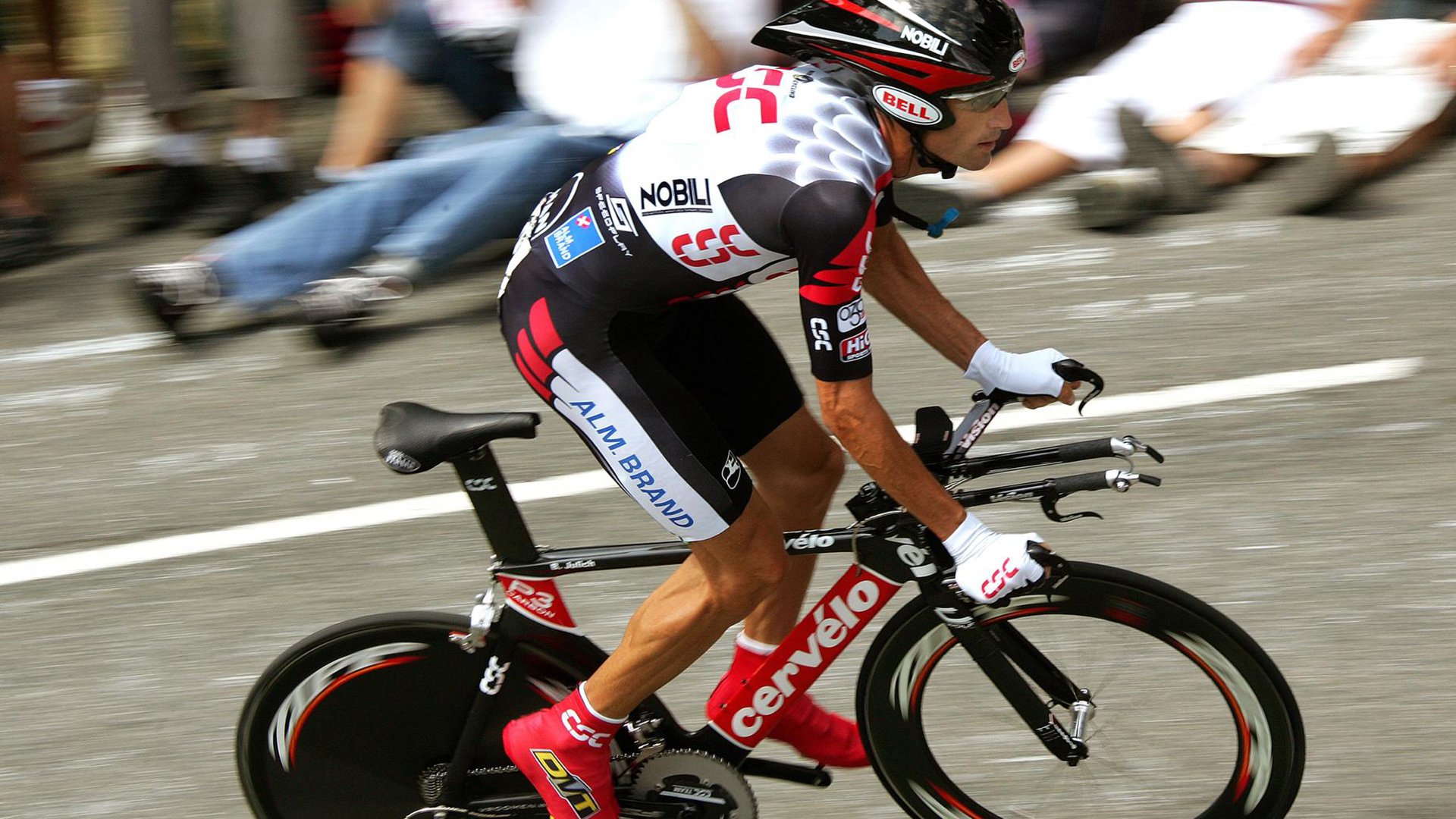 水晶般锋利，当美国队折断多瑙河，马丁内利燃起冰上火