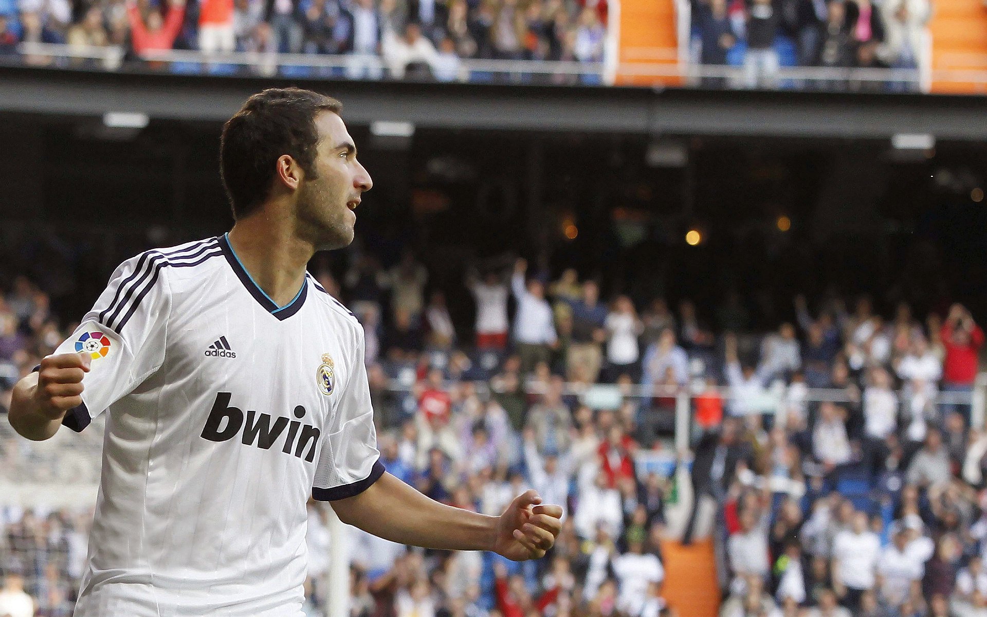 鏖战法兰西，波兰队史诗逆转，波尔刷新世纪纪录点燃绿茵传奇